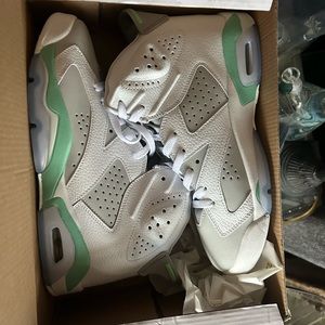 Air Jordan 6 Retro Mint Foam (W)